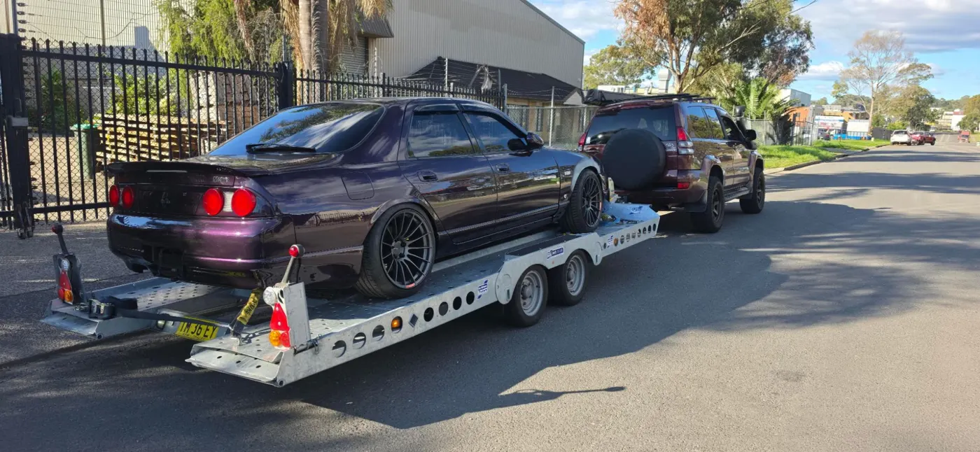 Nissan Skyline R33 on the FSF Hire CT177 tilt trailer
